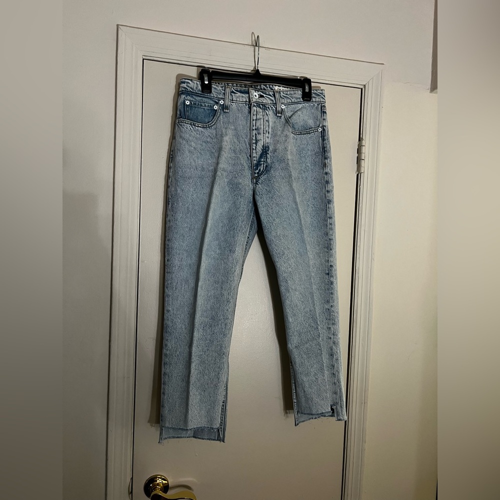 Rag & Bone high-waisted, straight-leg distressed denim jeans
Size 29
Brand New